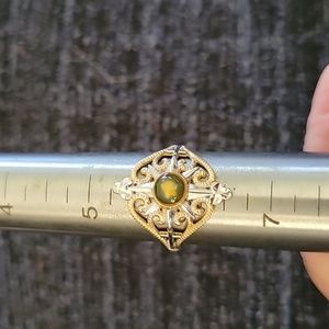 Ladies ring